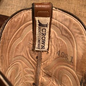 Ostrich skin cowboy boots. Size 9.